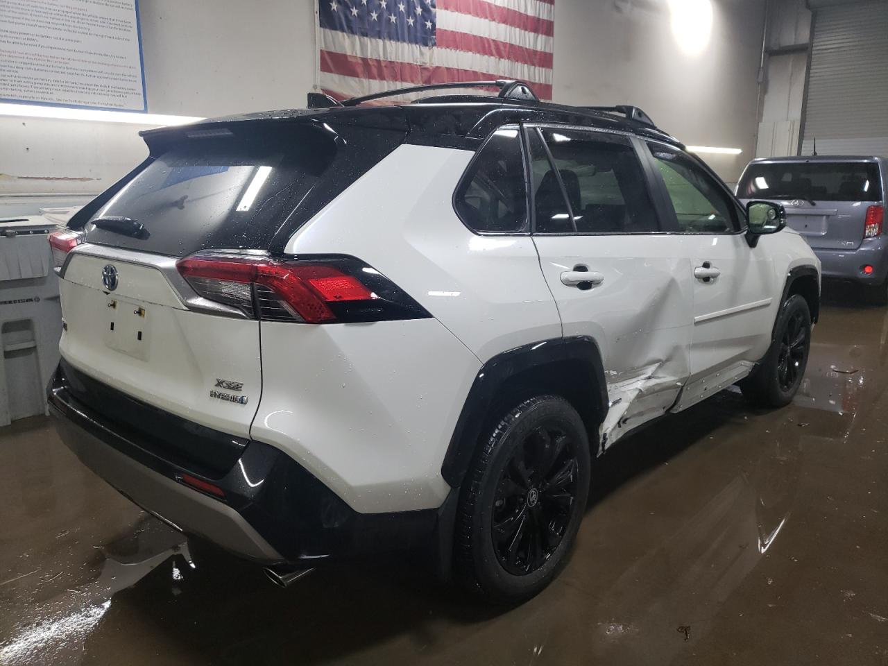 Изображение 3 2022 TOYOTA RAV4 XSE 2022 с VIN JTME6RFV9NJ023144