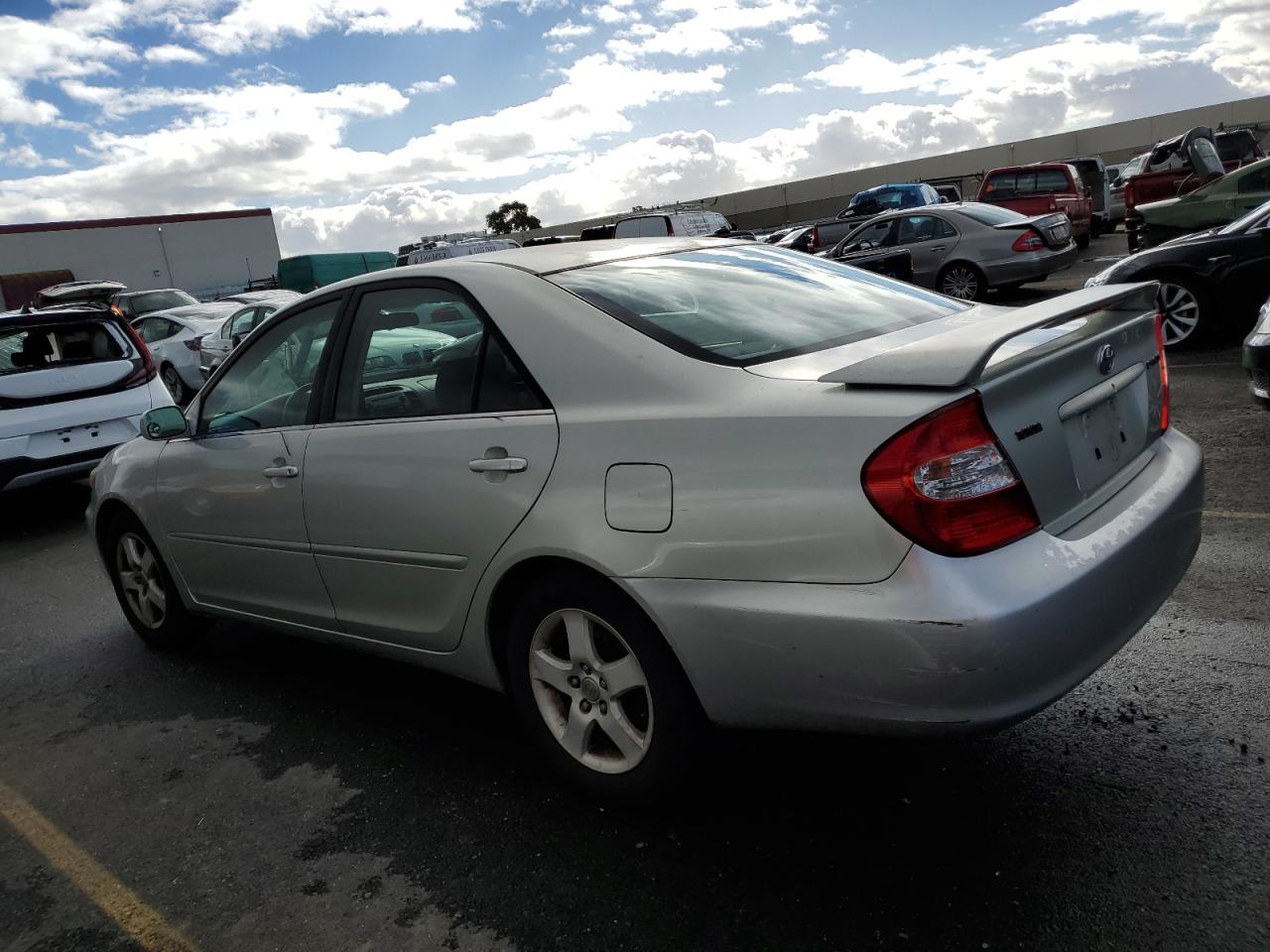 Изображение 2 2002 TOYOTA CAMRY LE 2002 с VIN JTDBE32K320011815