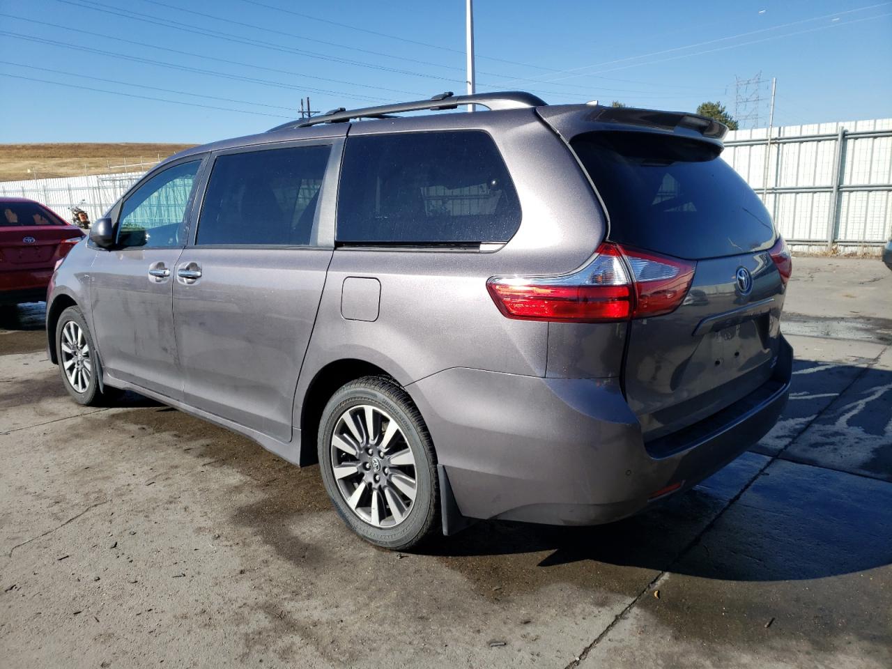 Image 2 of 2019 TOYOTA SIENNA XLE 2019 with VIN 5TDDZ3DC7KS222872