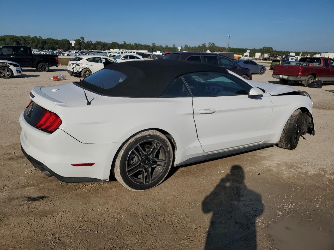 Obraz 3 z 2020 FORD MUSTANG  2020 z VIN 1FATP8UH5L5120705