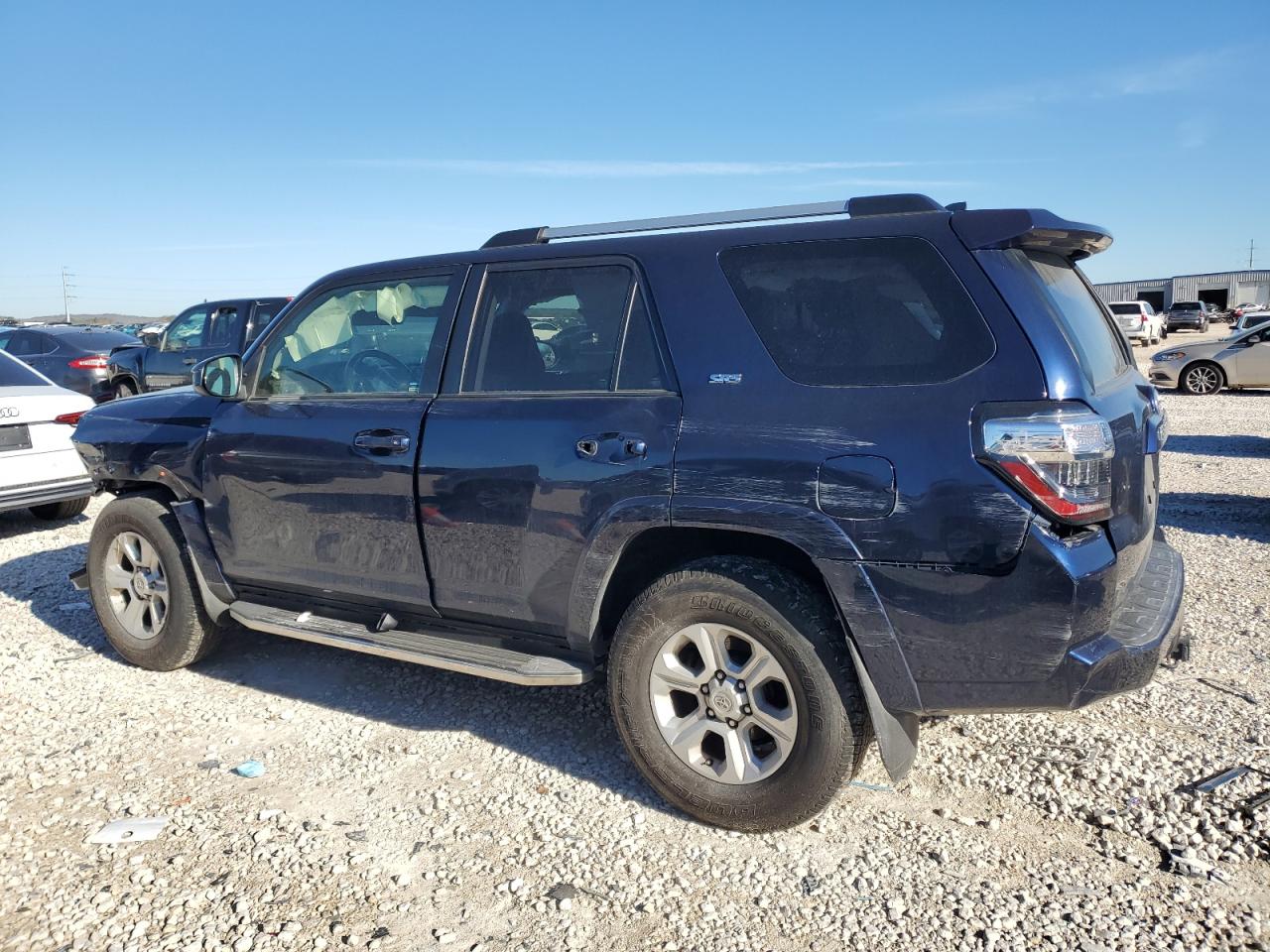 Изображение 2 2019 TOYOTA 4RUNNER SR5 2019 с VIN JTEZU5JR2K5206721