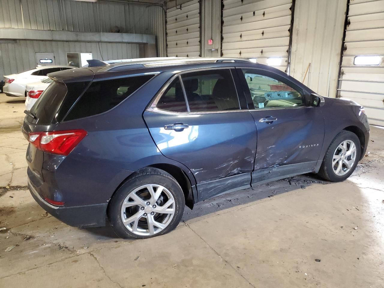 Image 3 of 2019 CHEVROLET EQUINOX PREMIER 2019 with VIN 3GNAXNEV2KL107288