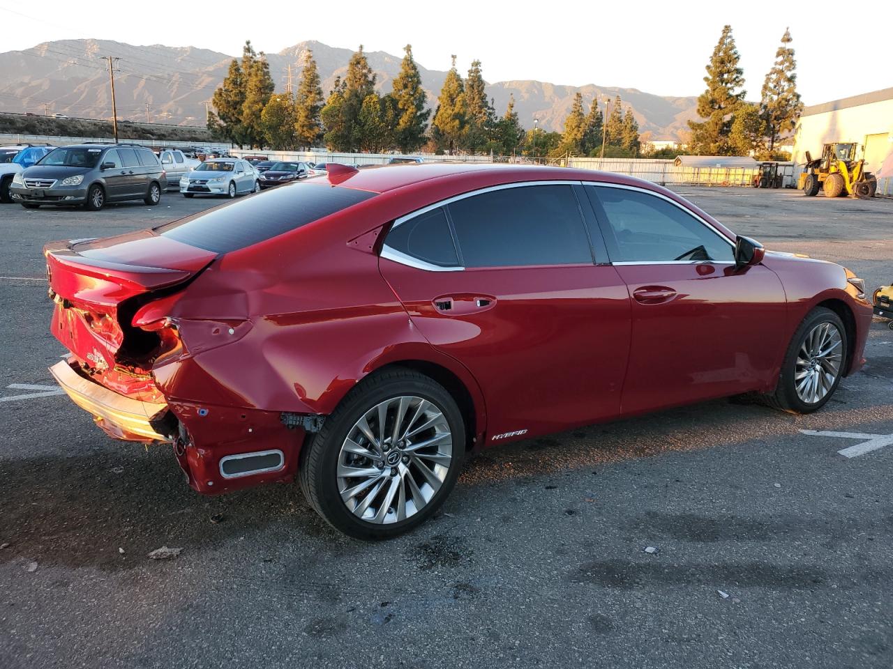 Image 3 of 2019 LEXUS ES 300H 2019 with VIN JTHB21B10K2042043