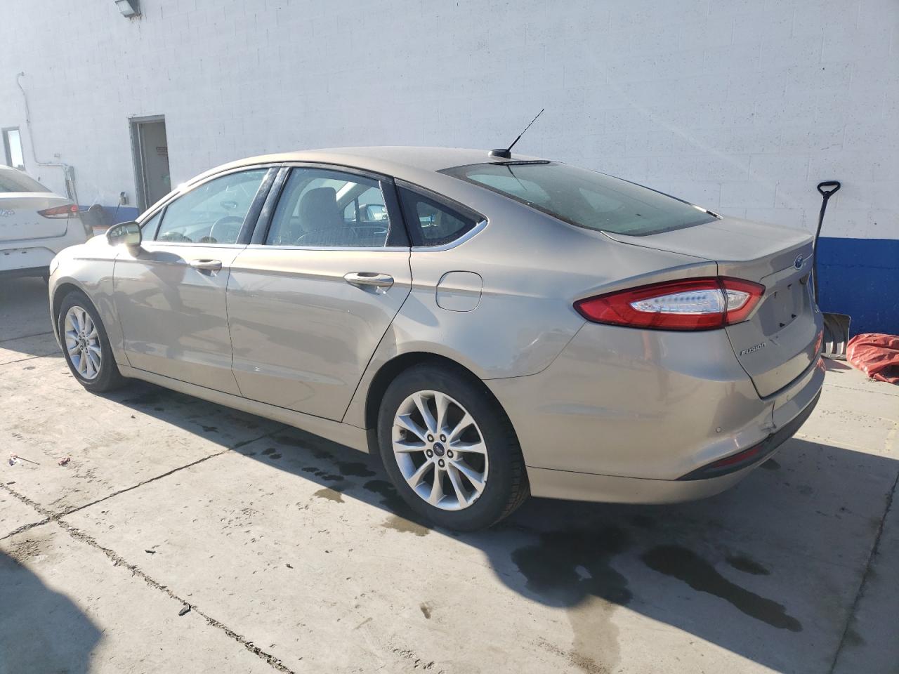 Image 2 of 2015 FORD FUSION SE 2015 with VIN 3FA6P0HD0FR160617