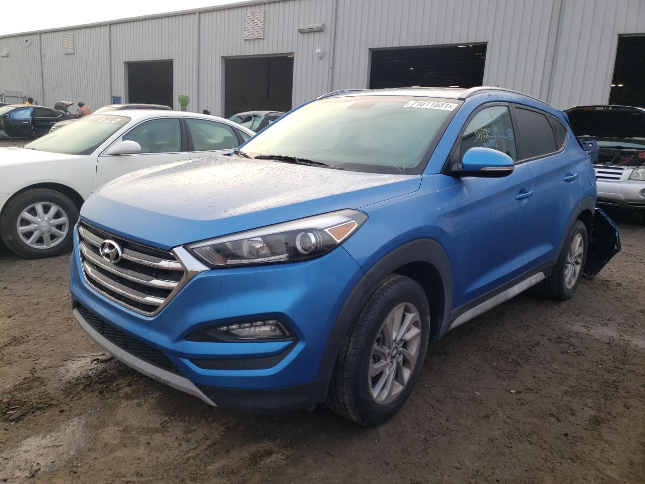 Image 2 of Hyundai Tucson Limited 2017 with VIN KM8J3CA20HU497273
