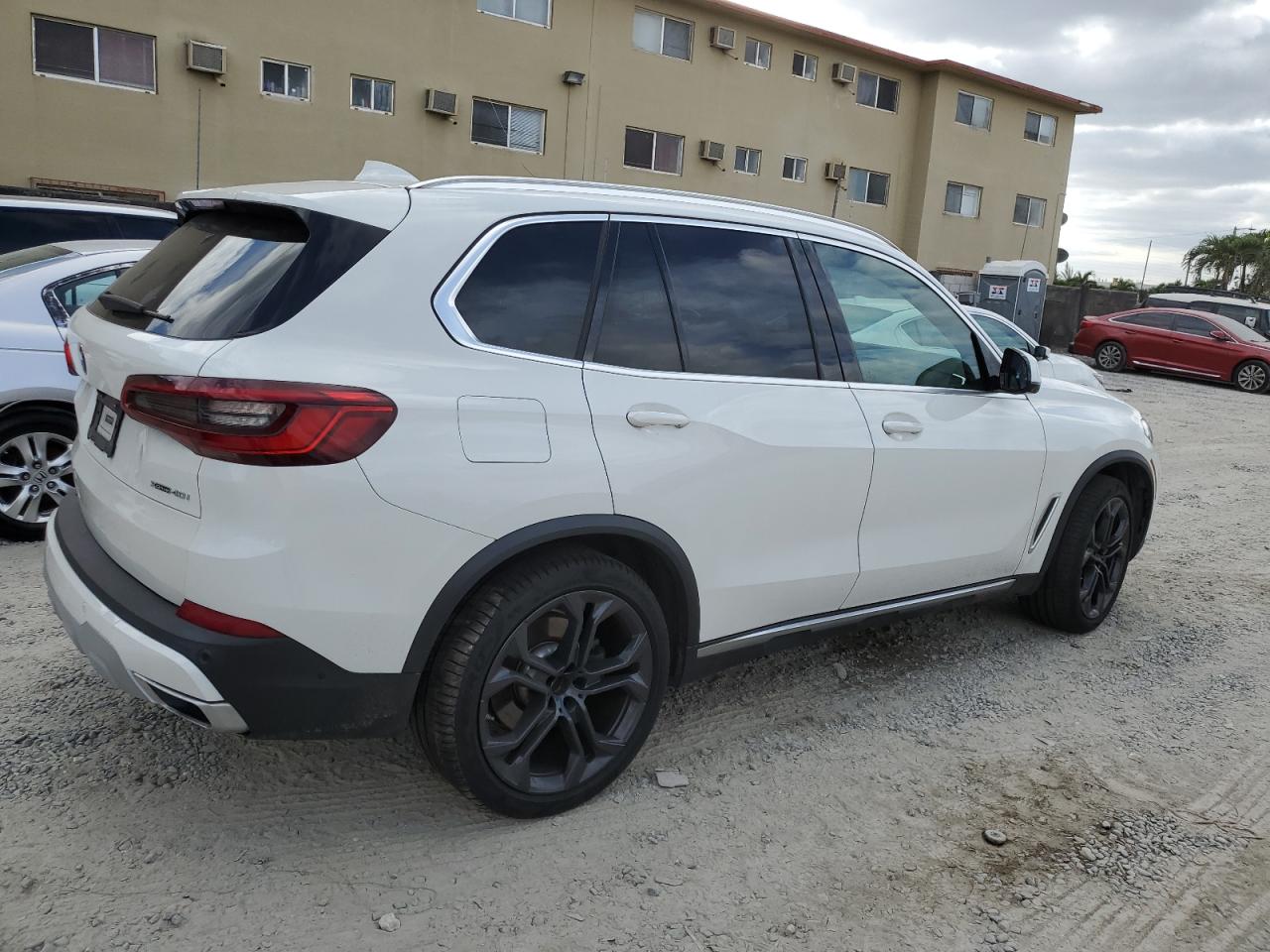 Obraz 3 z 2019 BMW X5 XDRIVE40I 2019 z VIN 5UXCR6C5XKLL51799