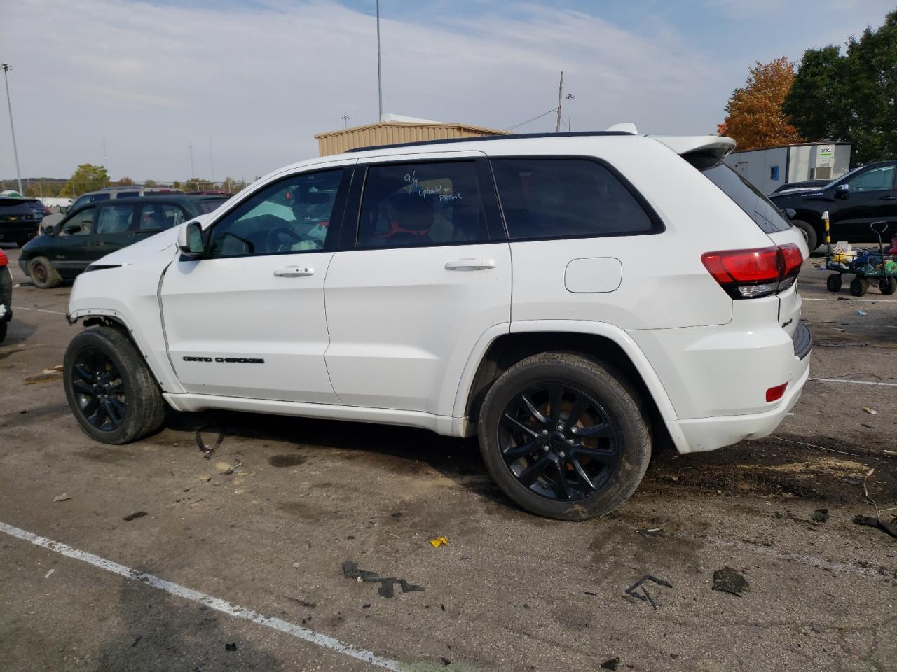 Изображение 2 2019 JEEP GRAND CHEROKEE LAREDO 2019 с VIN 1C4RJFAG6KC551747