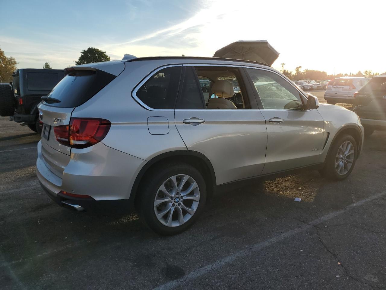 Obraz 3 z 2016 BMW X5 XDR40E 2016 z VIN 5UXKT0C55G0F75486