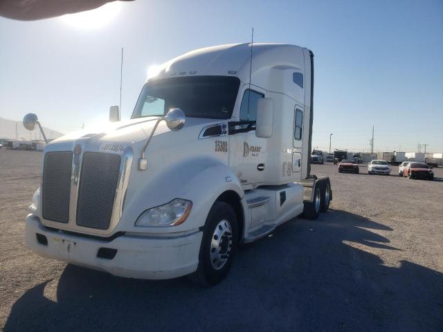 Image 2 of 2015 KENWORTH CONSTRUCTION T680 2015 with VIN 1XKYD49X1FJ428438