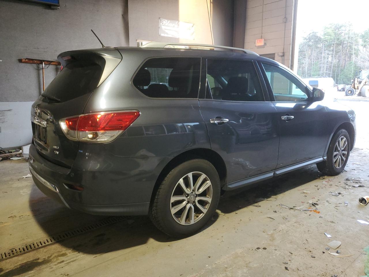 Image 3 of 2014 NISSAN PATHFINDER S 2014 with VIN 5N1AR2MM2EC610101