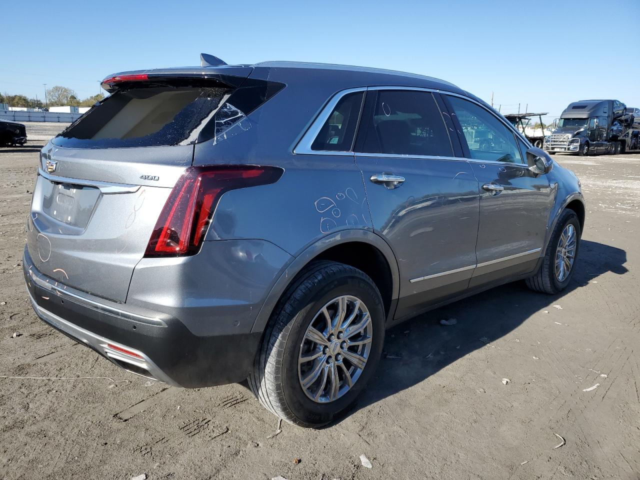 Obraz 3 z 2020 CADILLAC XT5 PREMIUM LUXURY 2020 z VIN 1GYKNDRS7LZ196339
