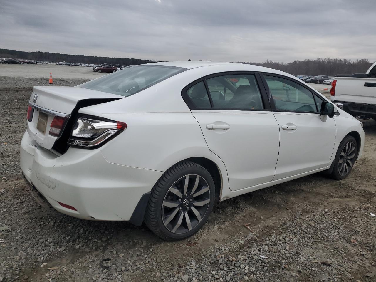 Image 3 of 2015 HONDA CIVIC EXL 2015 with VIN 19XFB2F9XFE082986
