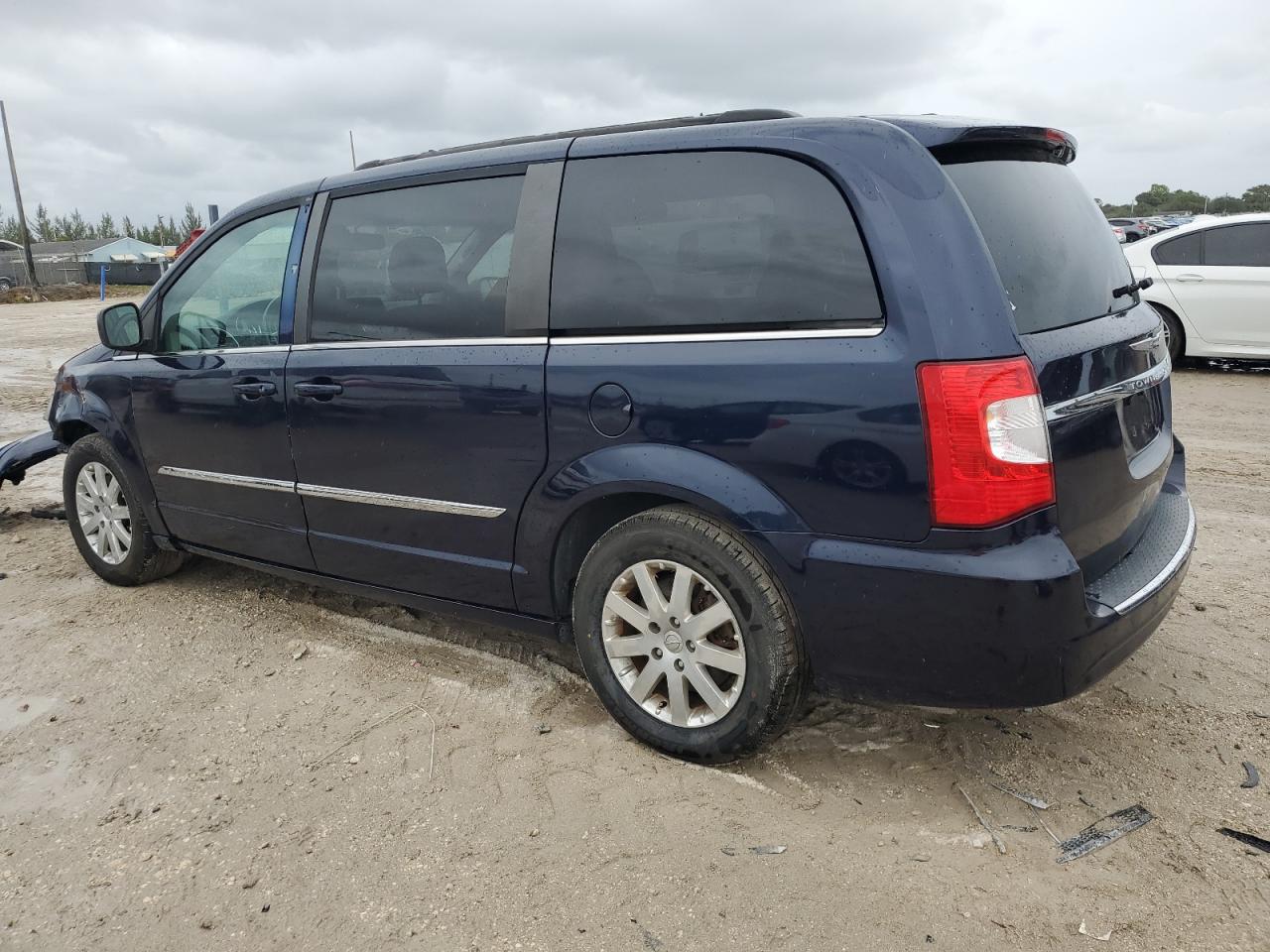 Image 2 of 2015 CHRYSLER TOWN & COUNTRY TOURING 2015 with VIN 2C4RC1BG2FR545162