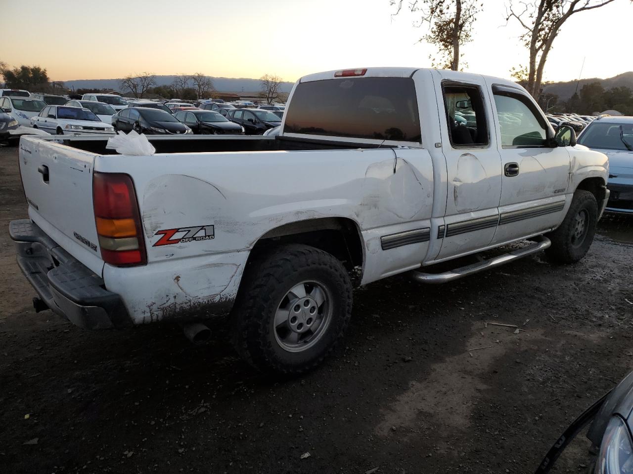 Obraz 3 z 2002 CHEVROLET SILVERADO K1500 2002 z VIN 1GCEK19T32E184956