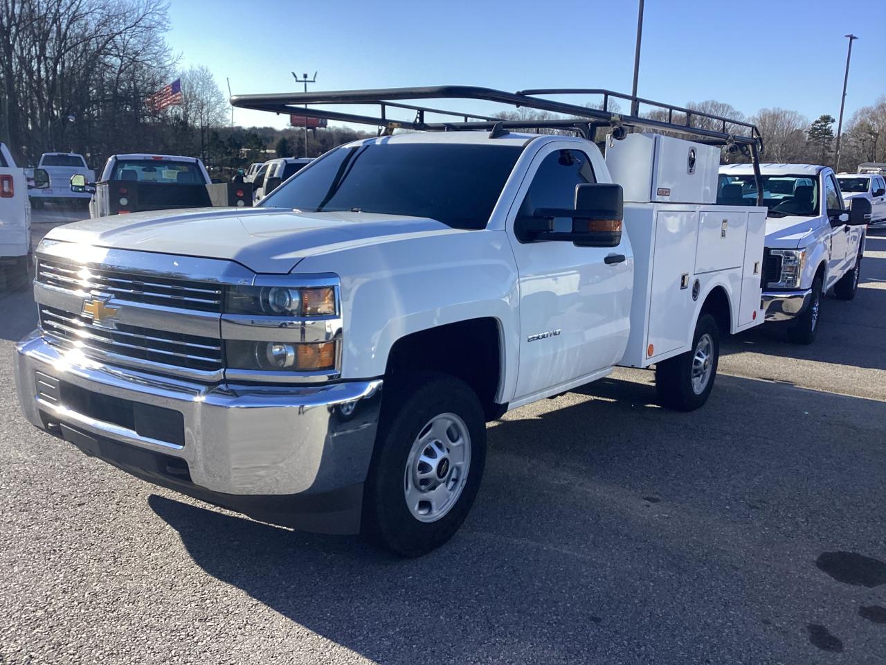 Изображение 2 2018 CHEVROLET SILVERADO C2500 HEAVY DUTY 2018 с VIN 1GB0CUEG1JZ241541