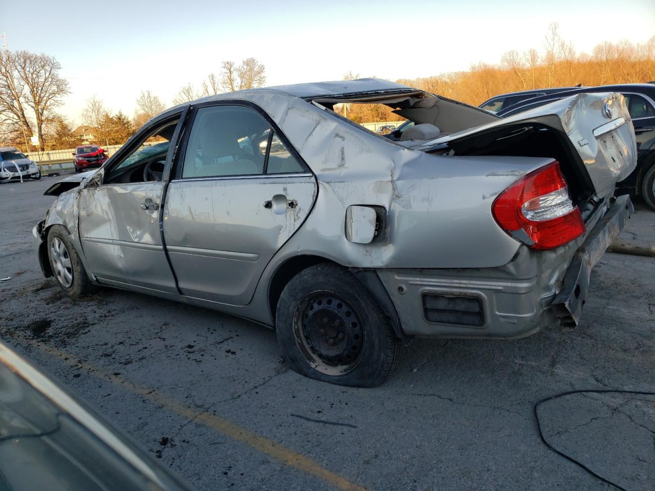 Image 2 of 2004 TOYOTA CAMRY LE 2004 with VIN 4T1BE32K84U850026