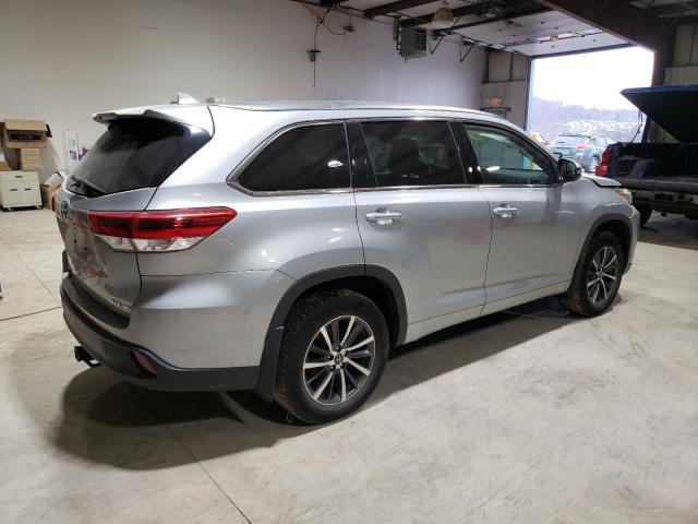 Image 3 of 2018 TOYOTA HIGHLANDER SE 2018 with VIN 5TDJZRFH3JS535379