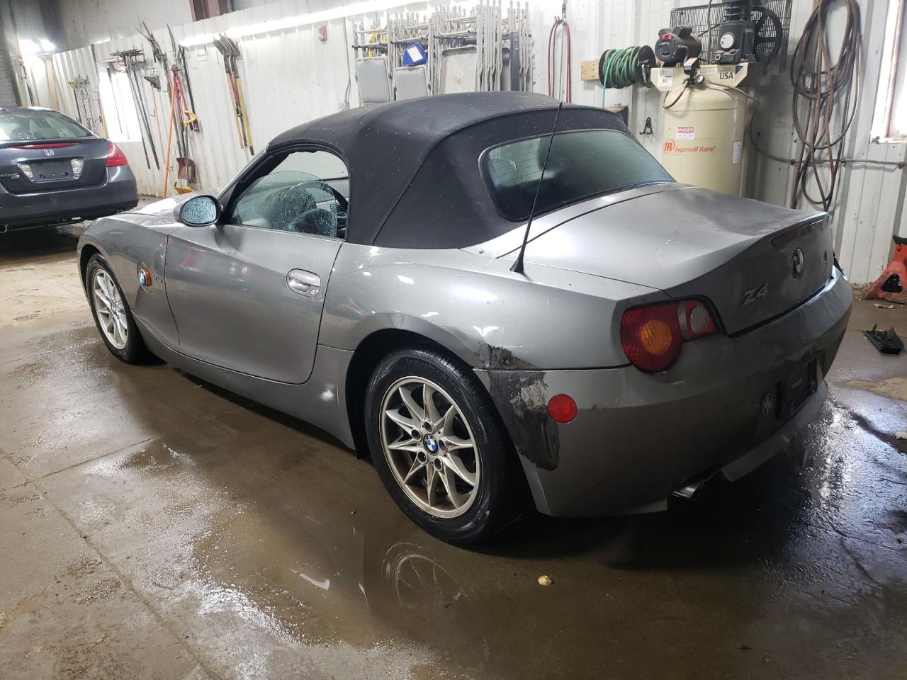 Obraz 2 z 2003 BMW Z4 2.5 2003 z VIN 4USBT33423LS45931