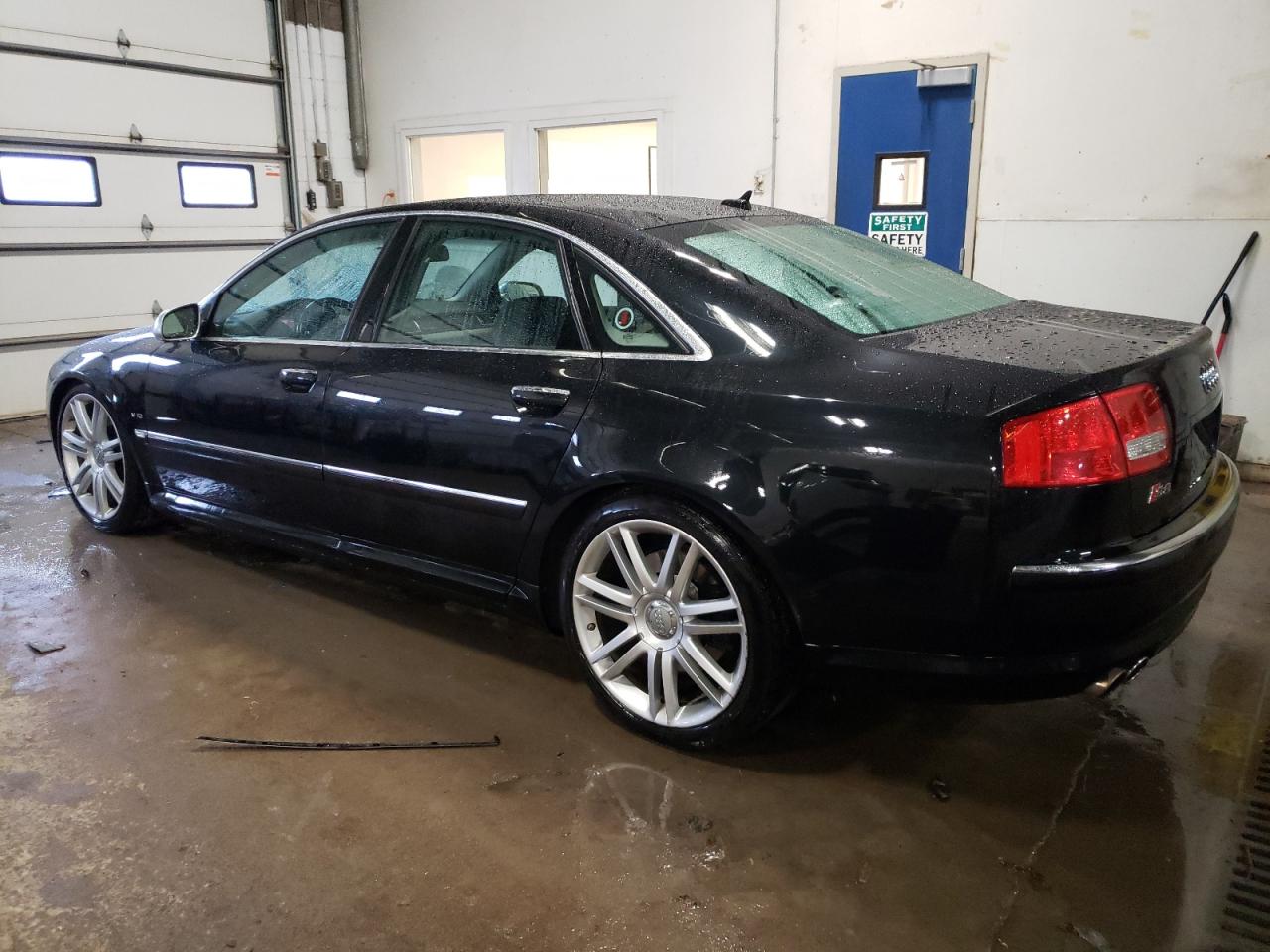 Image 2 of 2007 AUDI S8 QUATTRO 2007 with VIN WAUPN44EX7N007173