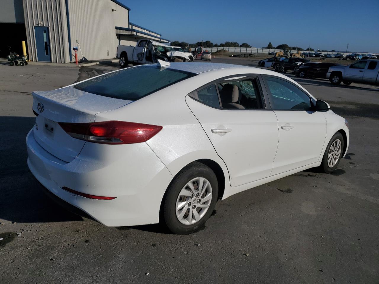Изображение 3 2017 HYUNDAI ELANTRA SE 2017 с VIN 5NPD74LF6HH185920