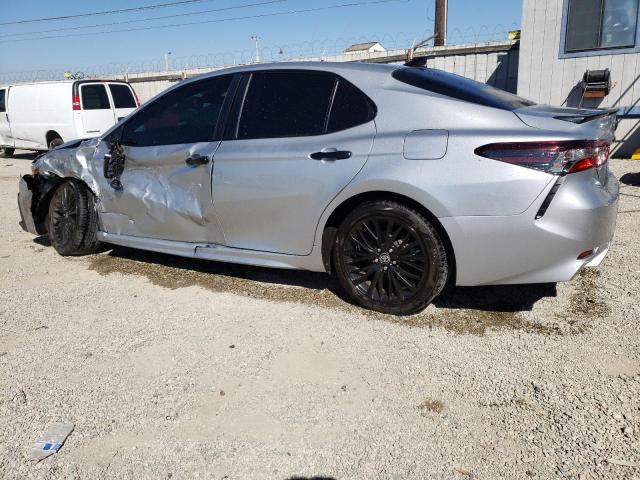 Obraz 2 z 2021 TOYOTA CAMRY SE 2021 z VIN 4T1G11AK5MU443997