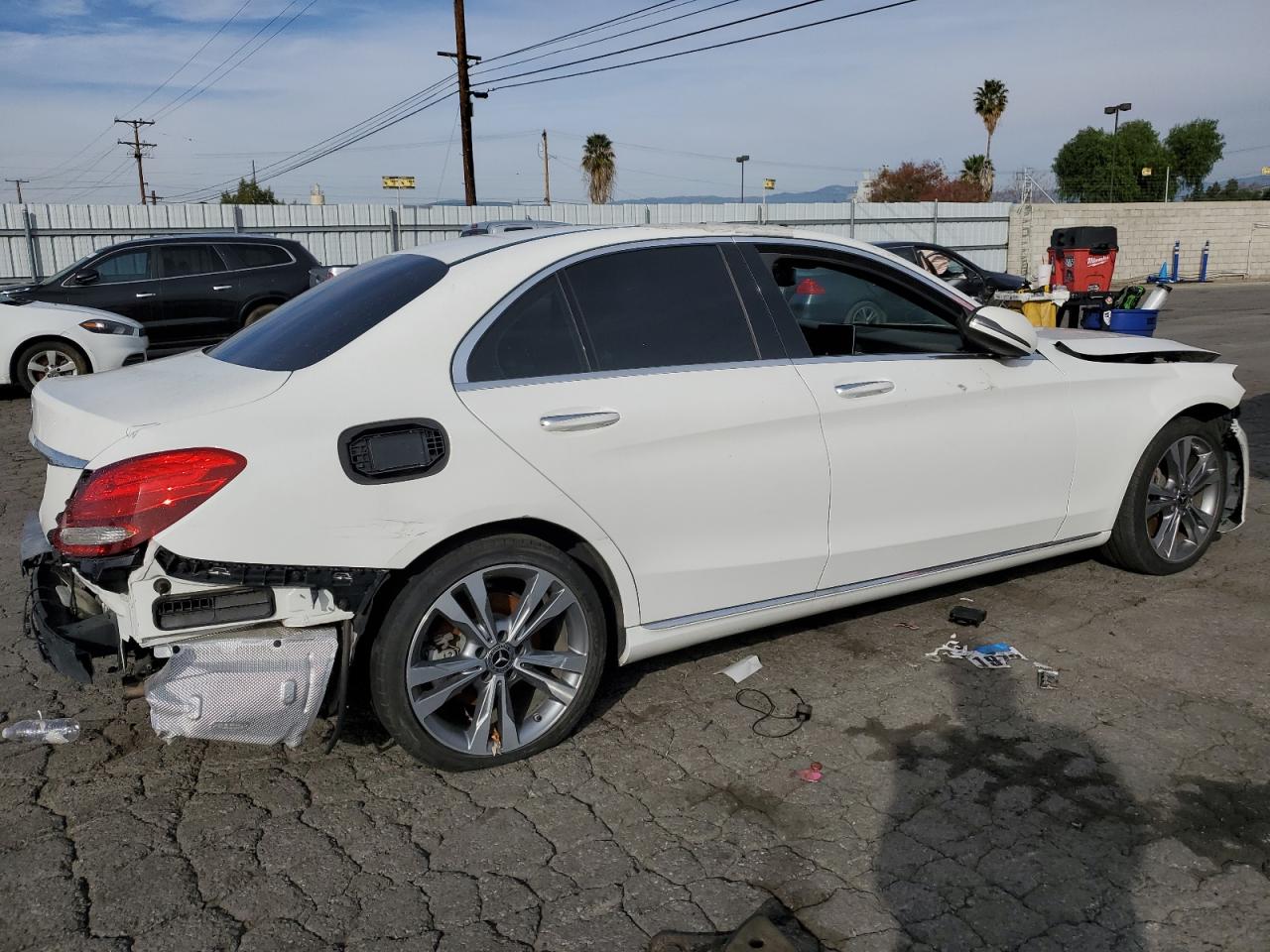 Obraz 3 z 2018 MERCEDES-BENZ C 300 2018 z VIN 55SWF4JB6JU265586