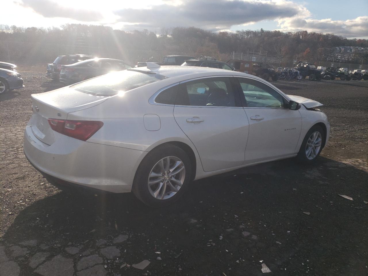 Изображение 3 2017 CHEVROLET MALIBU HYBRID 2017 с VIN 1G1ZJ5SU1HF200713