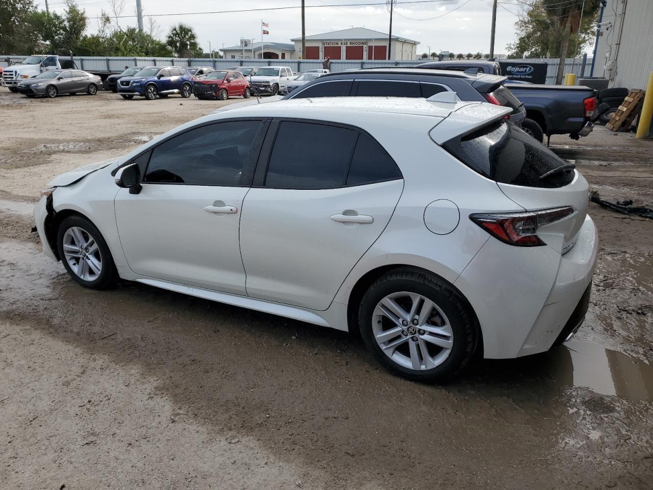 Image 2 of 2019 TOYOTA COROLLA SE 2019 with VIN JTNK4RBEXK3068247