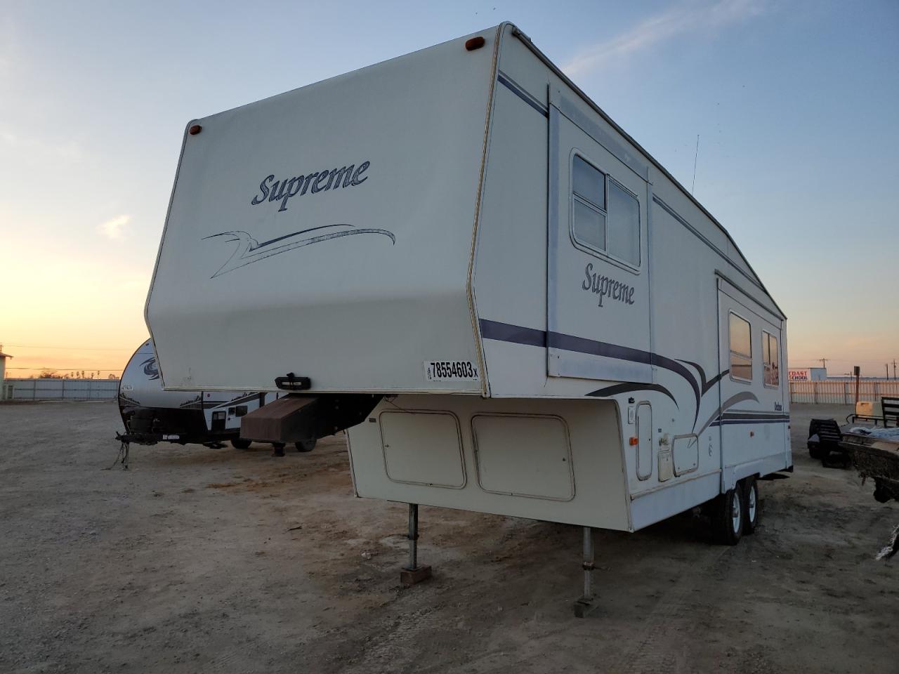 Изображение 2 2000 DUTC SUPREME 2000 с VIN 47CFS0P20YP600952