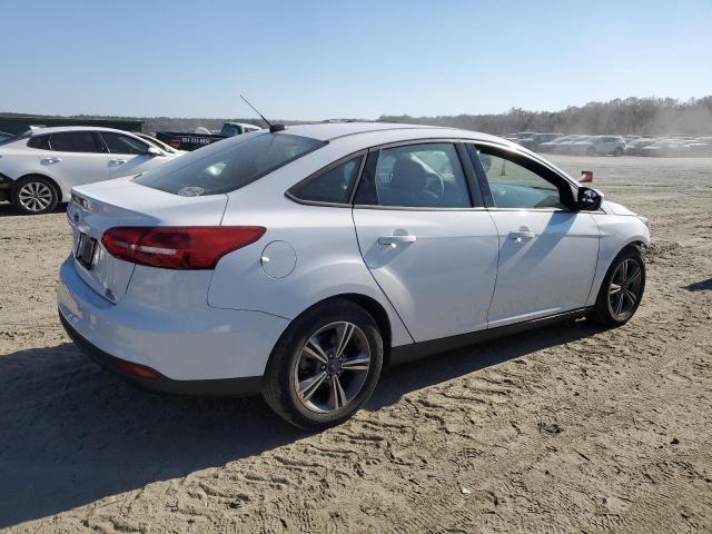 Image 3 of 2018 FORD FOCUS SE 2018 with VIN 1FADP3FE5JL220158