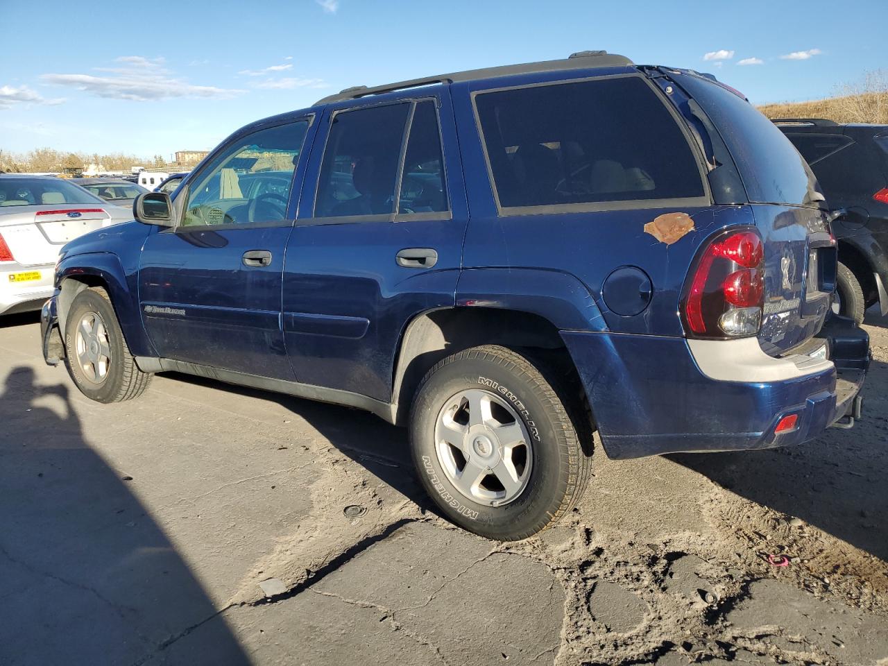 Image 2 of 2002 CHEVROLET TRAILBLAZER  2002 with VIN 1GNDT13S222254920