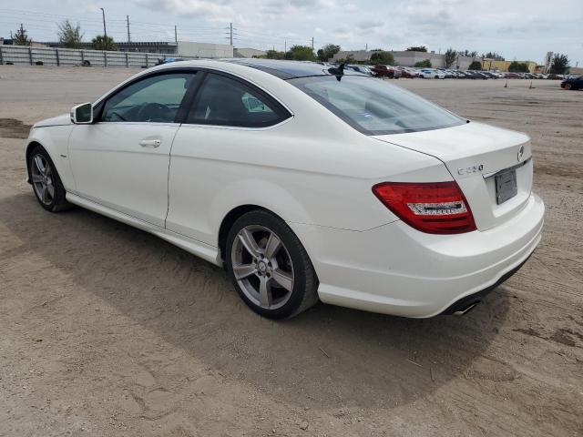 Изображение 2 2012 MERCEDES-BENZ C 250 2012 с VIN WDDGJ4HB6CF744041