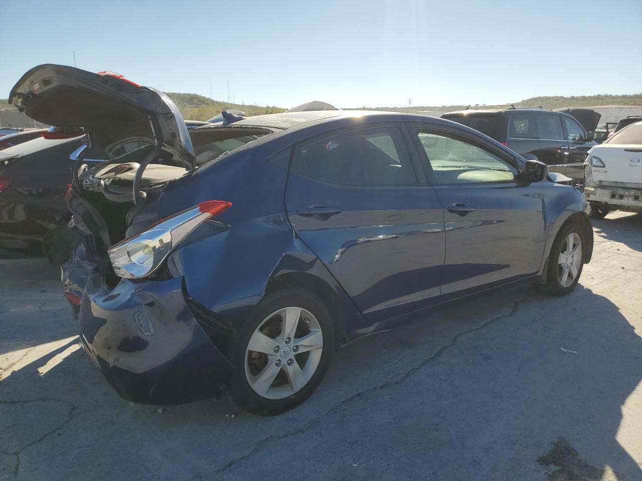 Image 3 of 2013 HYUNDAI ELANTRA GLS 2013 with VIN KMHDH4AE3DU728093