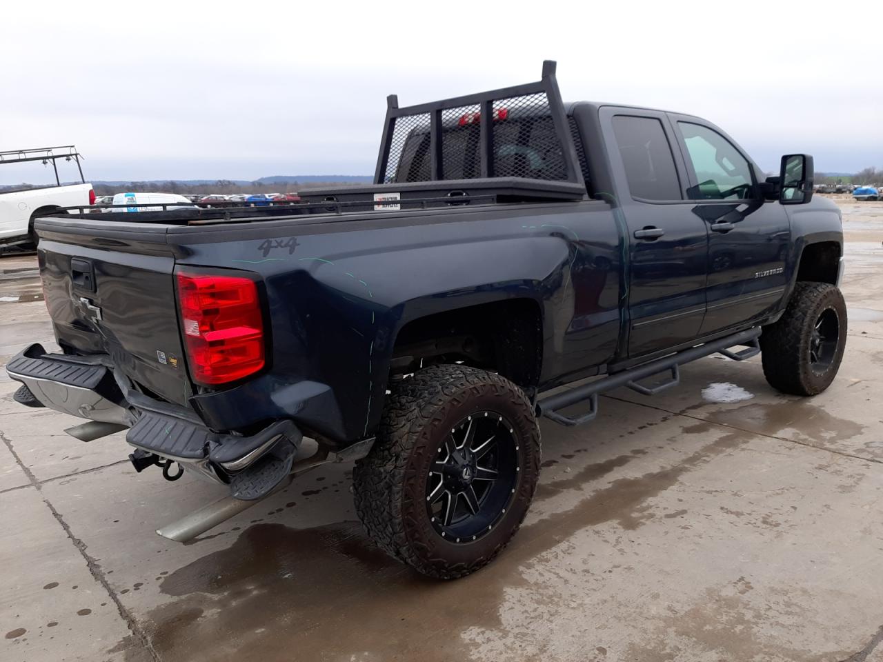 Obraz 3 z 2019 CHEVROLET SILVERADO LD K1500 LT 2019 z VIN 2GCVKPEC6K1105323