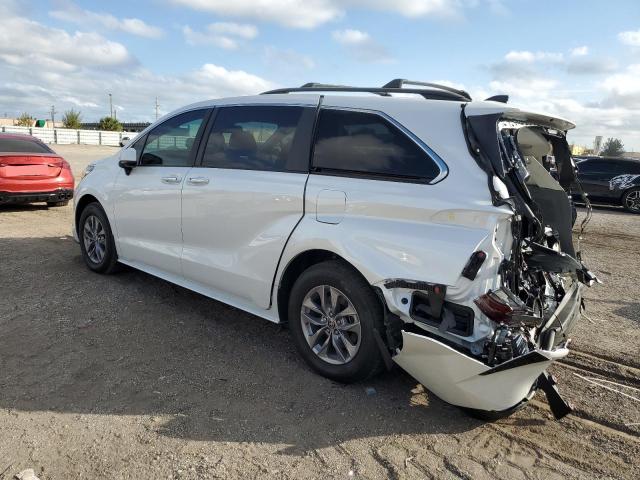 Obraz 2 z 2024 TOYOTA SIENNA XLE 2024 z VIN 5TDYRKEC7RS185567