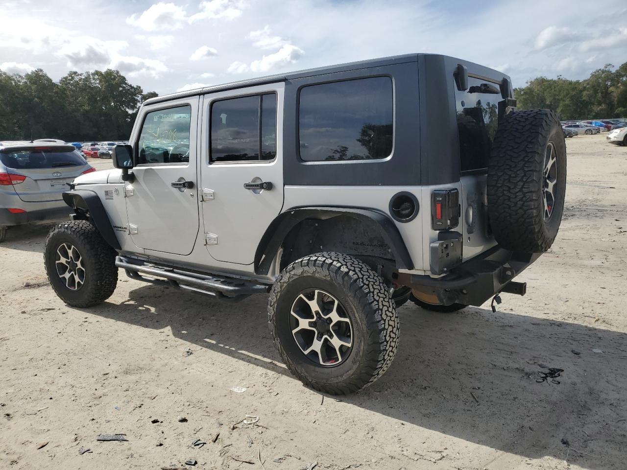 Obraz 2 z 2012 JEEP WRANGLER UNLIMITED SAHARA 2012 z VIN 1C4BJWEG5CL153619