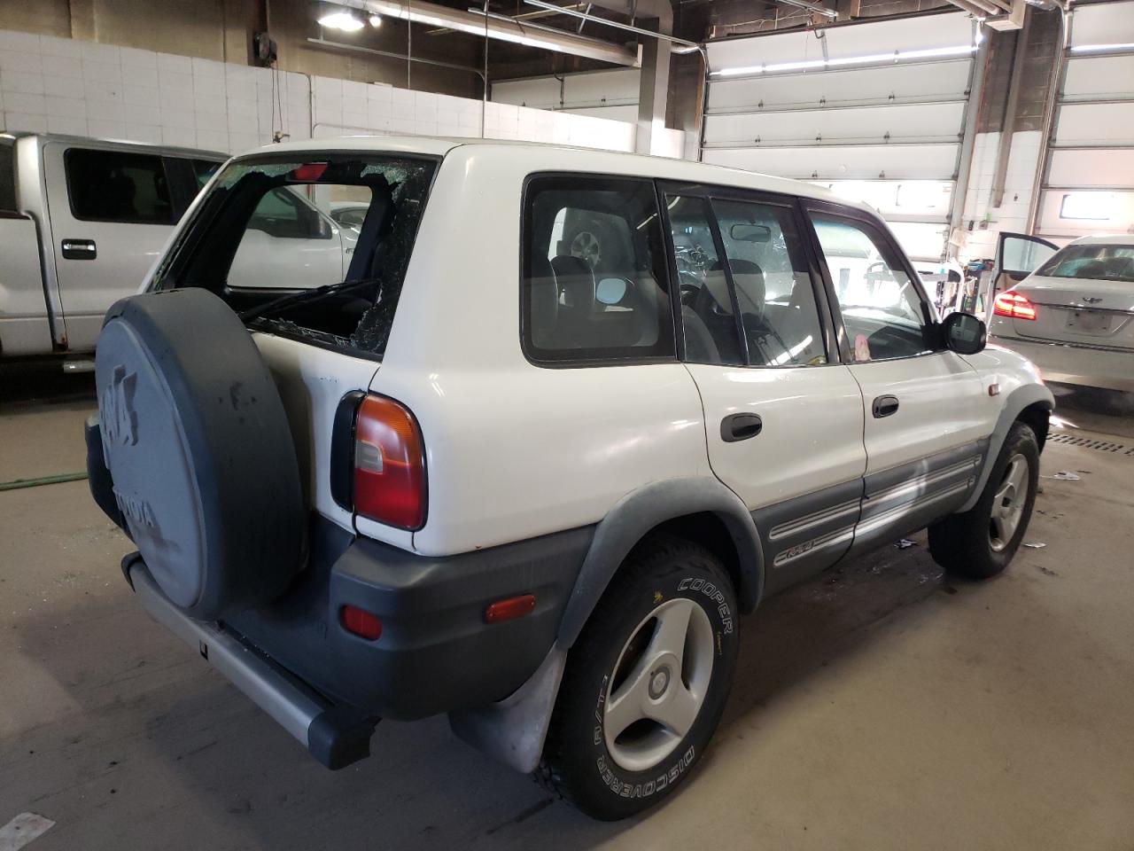 Изображение 3 1997 TOYOTA RAV4  1997 с VIN JT3HP10V4V7039788