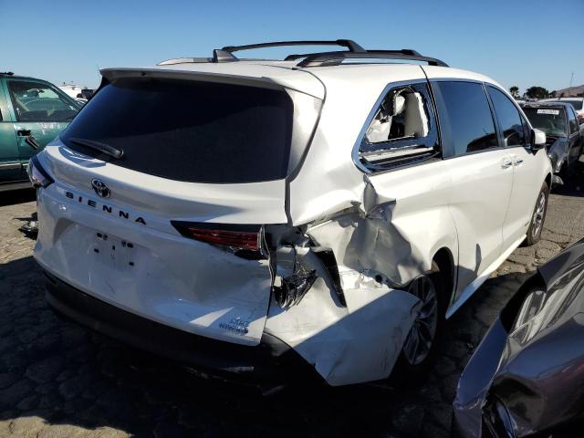 Image 3 of 2021 TOYOTA SIENNA XLE 2021 with VIN 5TDJRKEC3MS011344