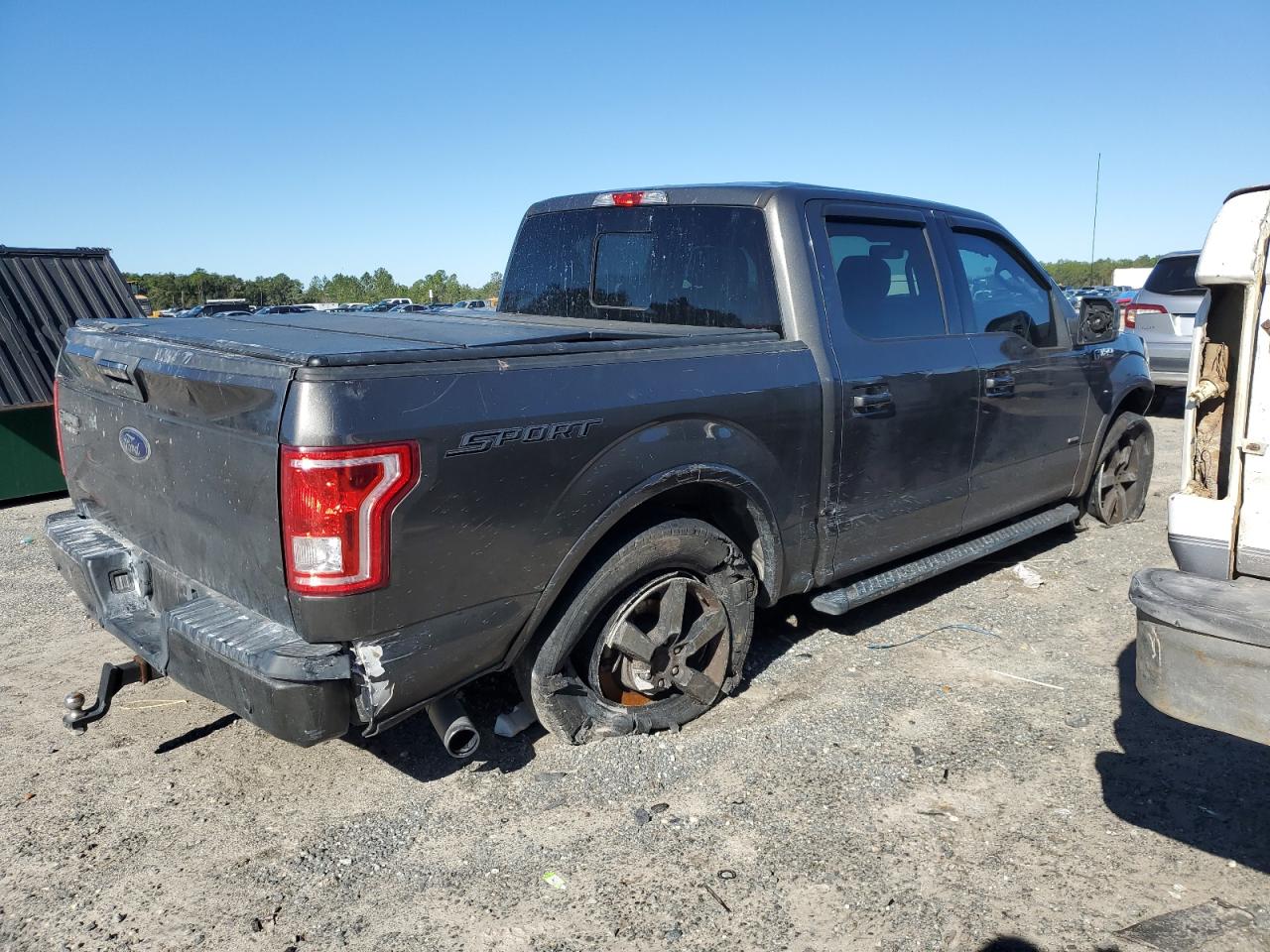Obraz 3 z 2016 FORD F150 SUPERCREW 2016 z VIN 1FTEW1CG4GKD27616
