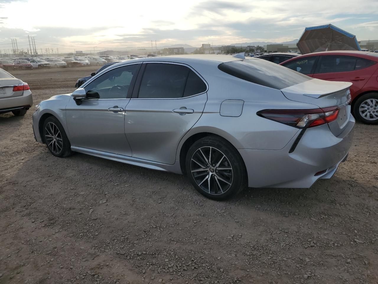 Изображение 2 2021 TOYOTA CAMRY SE 2021 с VIN 4T1T11AK3MU495496