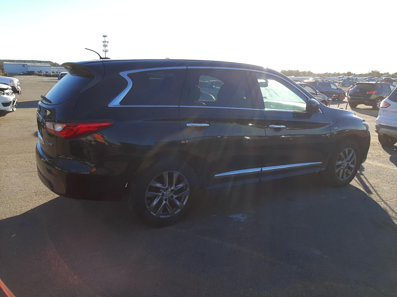Image 3 of 2015 INFINITI QX60  2015 with VIN 5N1AL0MM6FC512129