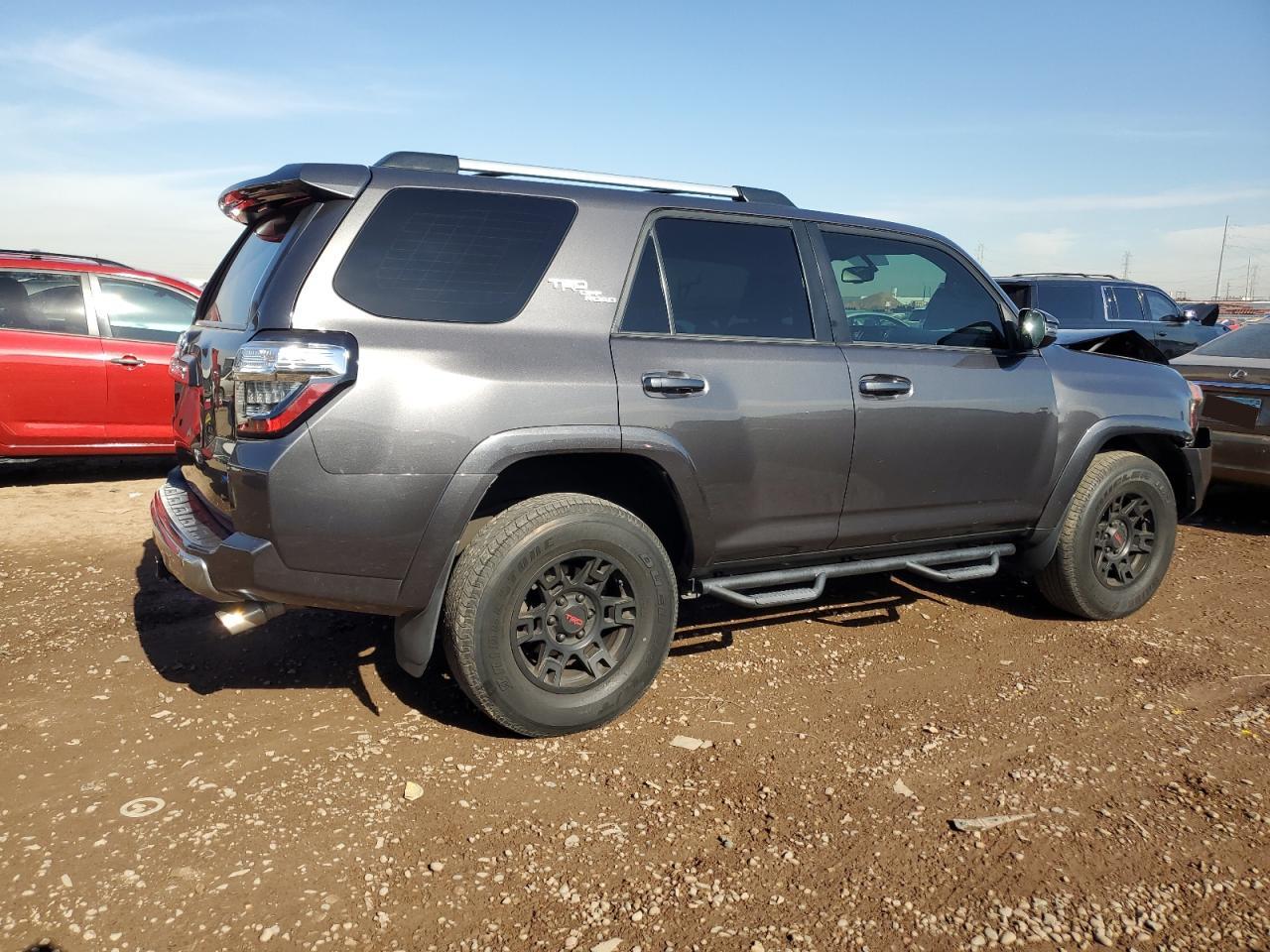Изображение 3 2018 TOYOTA 4RUNNER SR5/SR5 PREMIUM 2018 с VIN JTEBU5JR1J5602638