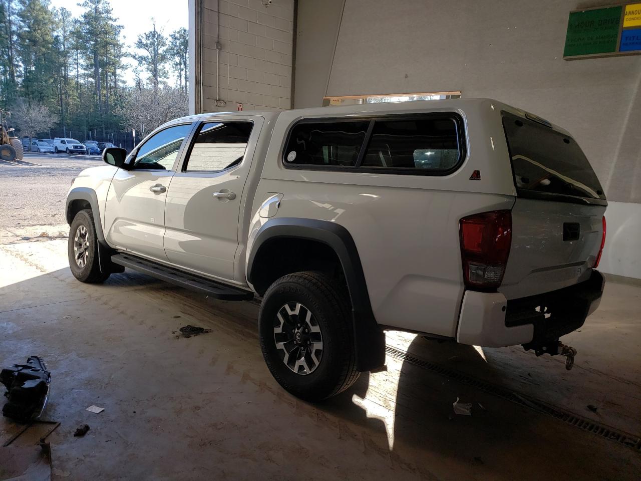 Изображение 2 2017 TOYOTA TACOMA DOUBLE CAB 2017 с VIN 3TMCZ5AN3HM076119