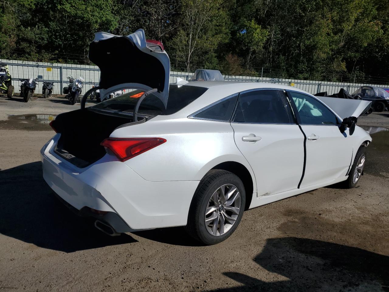 Изображение 3 2019 TOYOTA AVALON XLE 2019 с VIN 4T1BZ1FB3KU004693