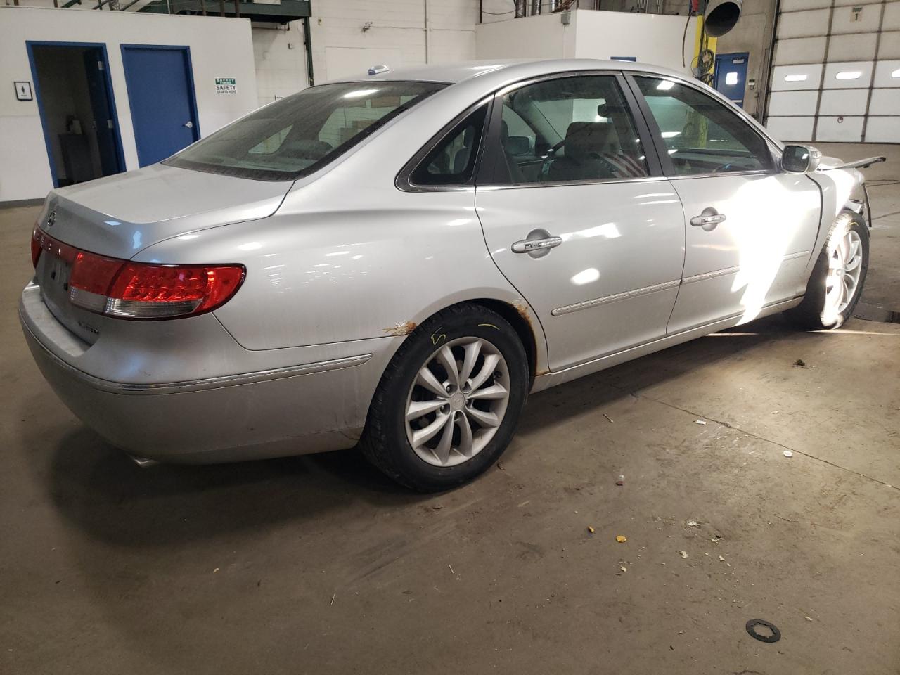 Obraz 3 z 2008 HYUNDAI AZERA SE 2008 z VIN KMHFC46F38A296430