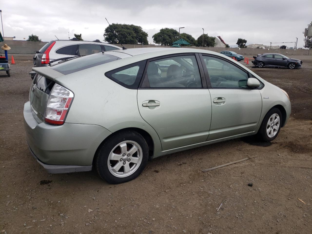 Image 3 of 2007 TOYOTA PRIUS  2007 with VIN JTDKB20U477672162