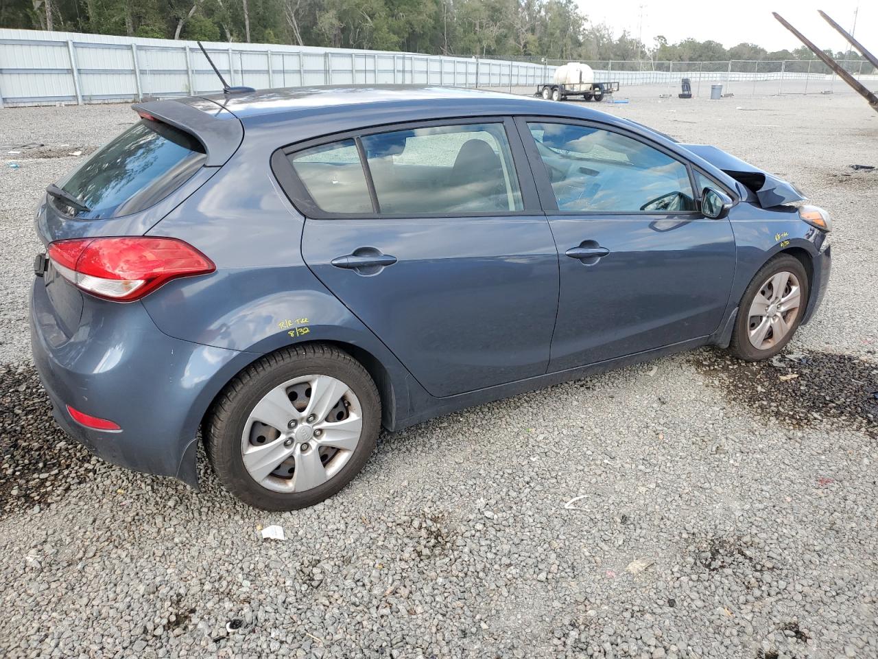 Изображение 3 2016 KIA FORTE LX 2016 с VIN KNAFK5A82G5583347
