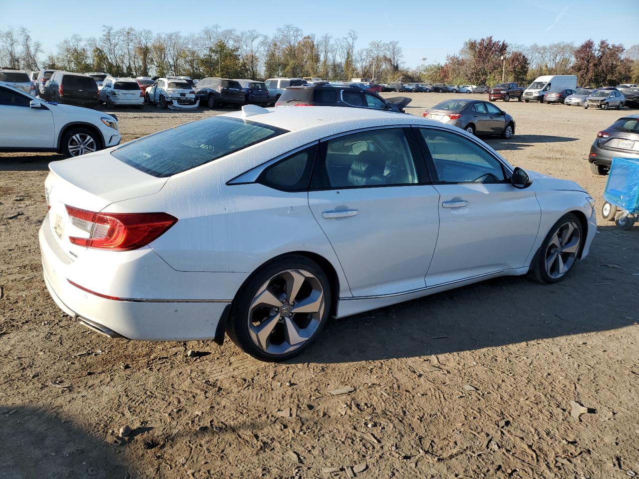 Obraz 3 z 2018 HONDA ACCORD TOURING 2018 z VIN 1HGCV1F90JA163383