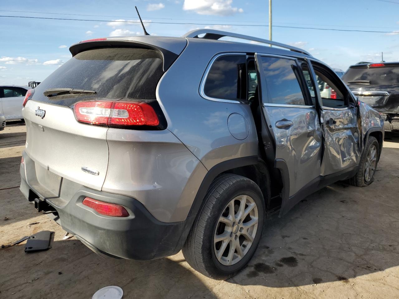 Image 3 of 2017 JEEP CHEROKEE LATITUDE 2017 with VIN 1C4PJLCSXHW514778