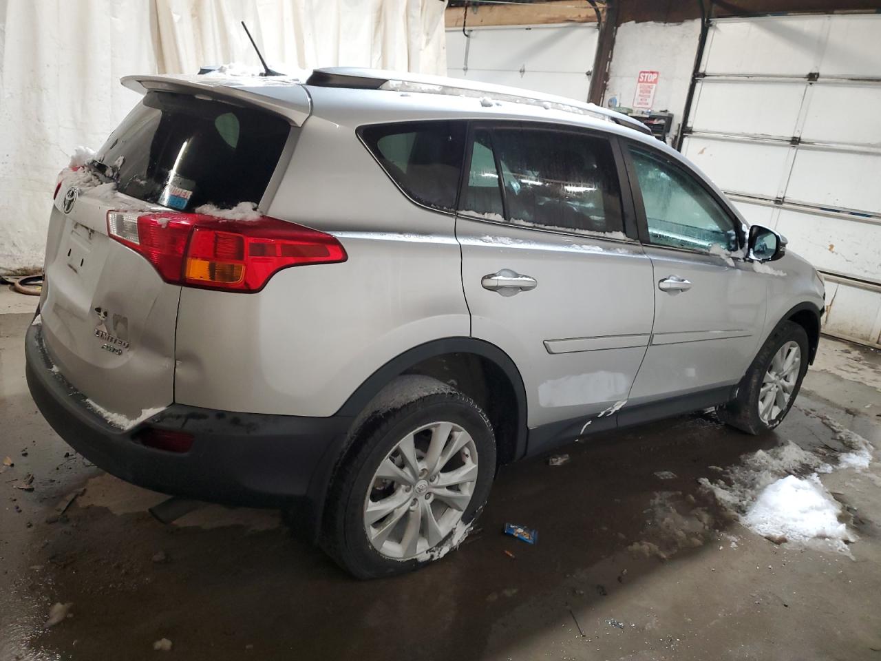 Изображение 3 2015 TOYOTA RAV4 LIMITED 2015 с VIN 2T3DFREV9FW379254